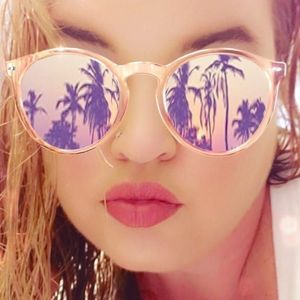 Meet your Posher, Darcy